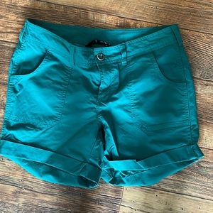 North Face Shorts size 6